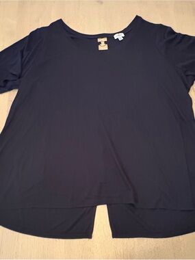 Avenue Black Short Sleeve Scoop Neck Top